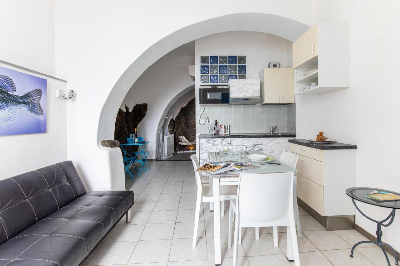 Pepita Apartment , Big Window To The Sea 마나롤라 외부 사진